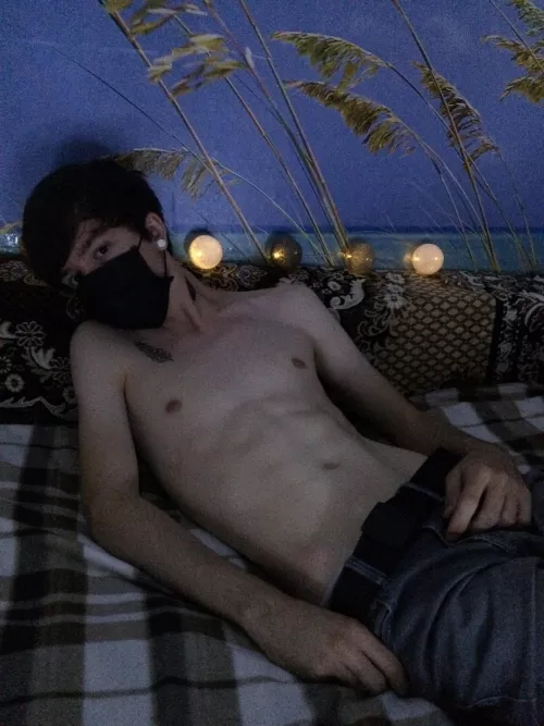 Come lie with me by twinkie_twink