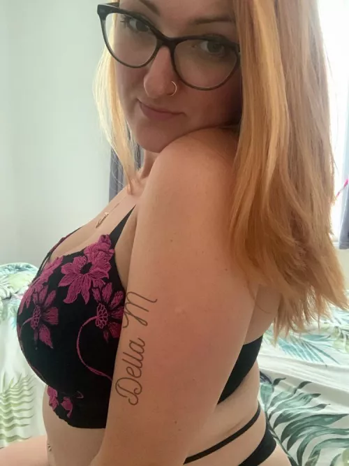 Come look into my eyes by dck33