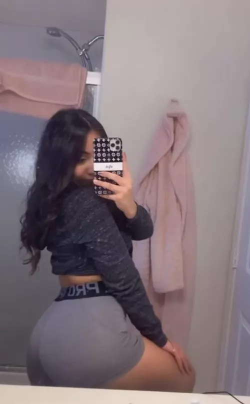 Come make my ass red. by Evalina992