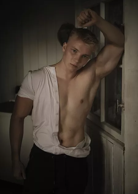 Come next to me 😜 by timlaurenz_of