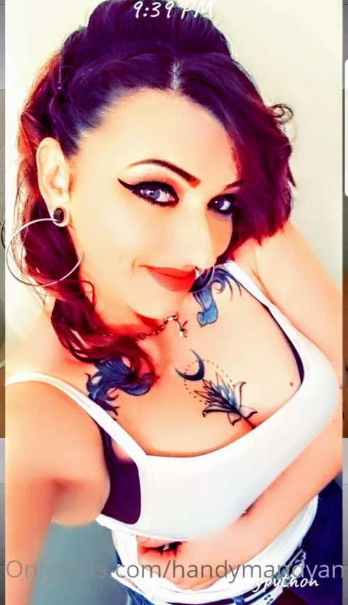 Come on out adventuring a new journey. Come adventure and discover this in my new life if you dare 💋😈🤓💦 by lilan3lofurnightmr