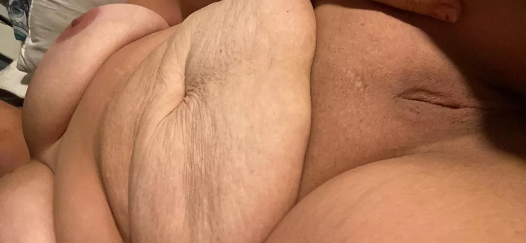 Come open me up 🥵🤪 by Mysterious_Peace_927