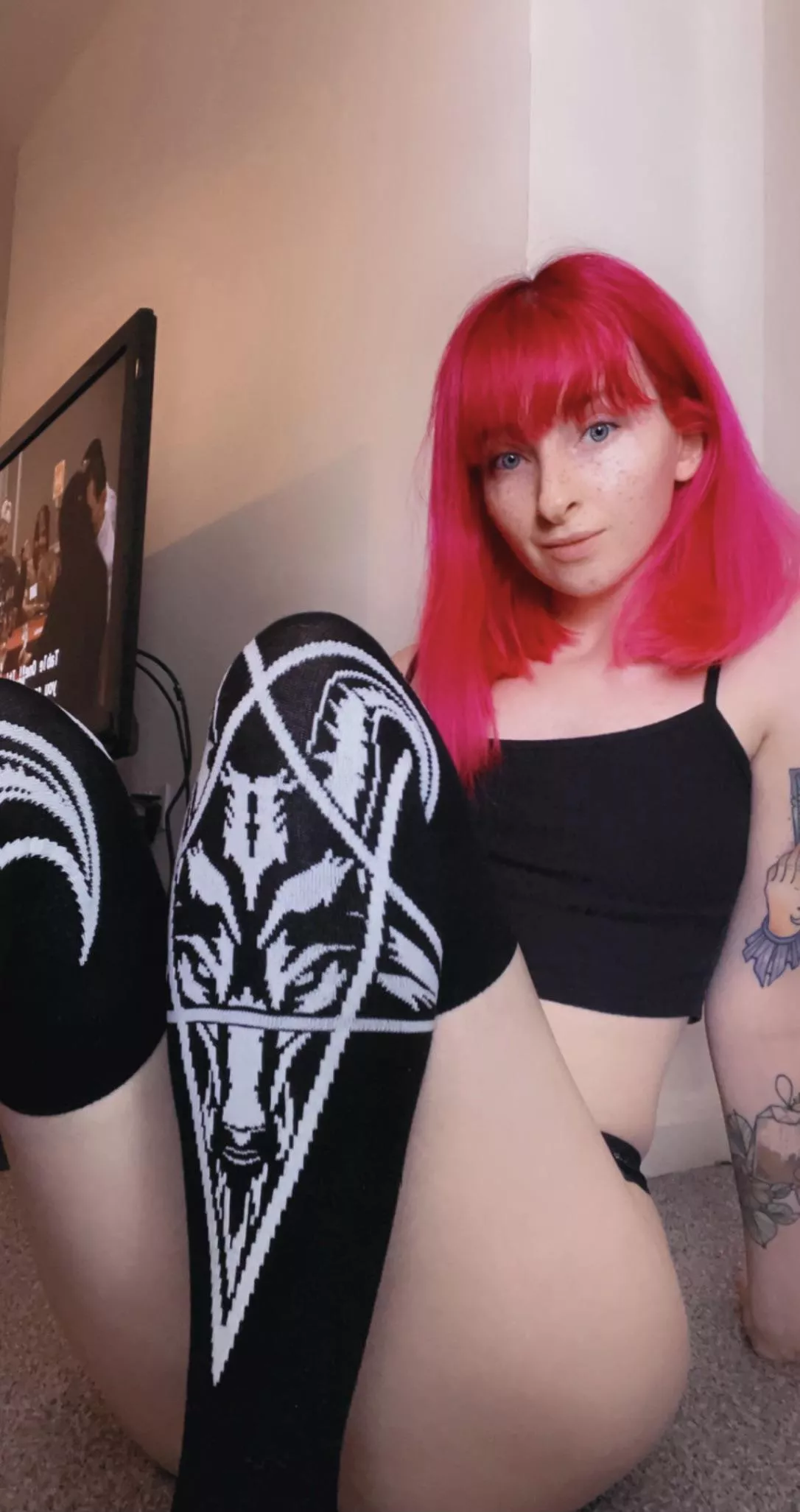 come over? 😋💗 posted by thatemoth0t