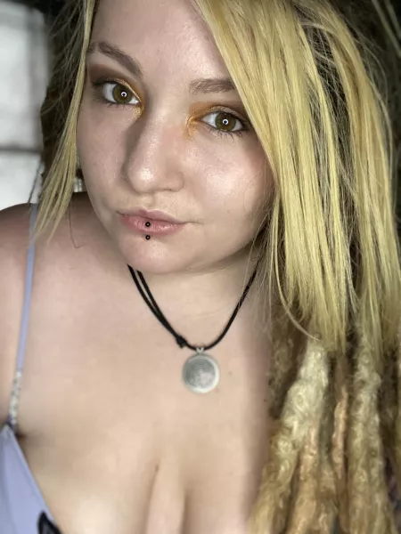 Come play baby. You know you want to.. 😏 by Badfairyxx