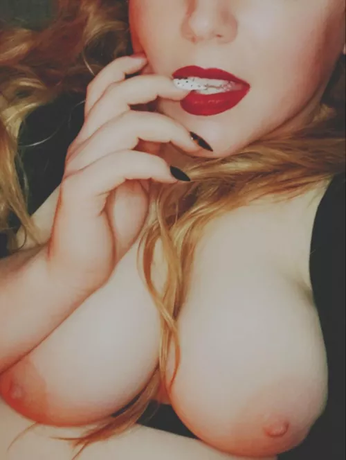 Come play with me? by rubiix3