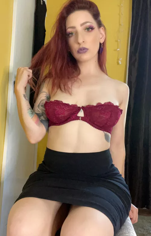 Come say hi. It’s free to sub :) link in comments by Vixenhollz