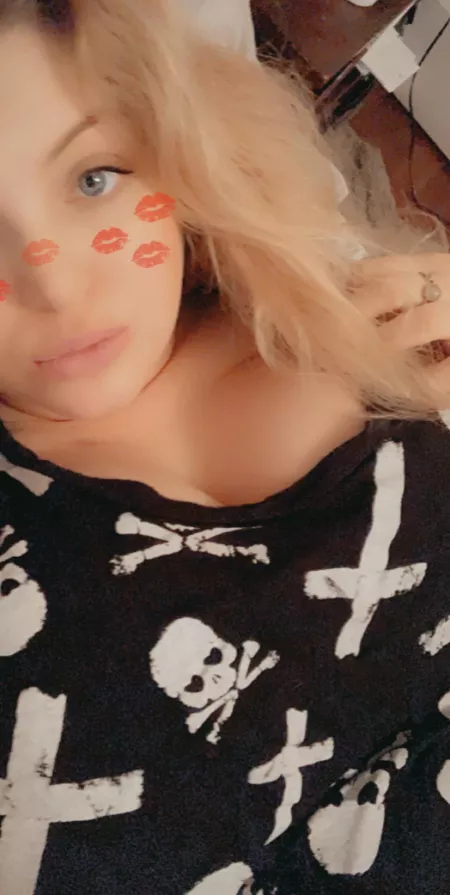 Come see me with my clothes off? Please? Onlyfans link in comments. DMs are open. 😘 by Isobel_alexandra