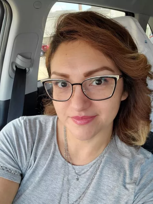 Come show my mom some love! Lets talk about her. LosFam999 my kik by Komondor_