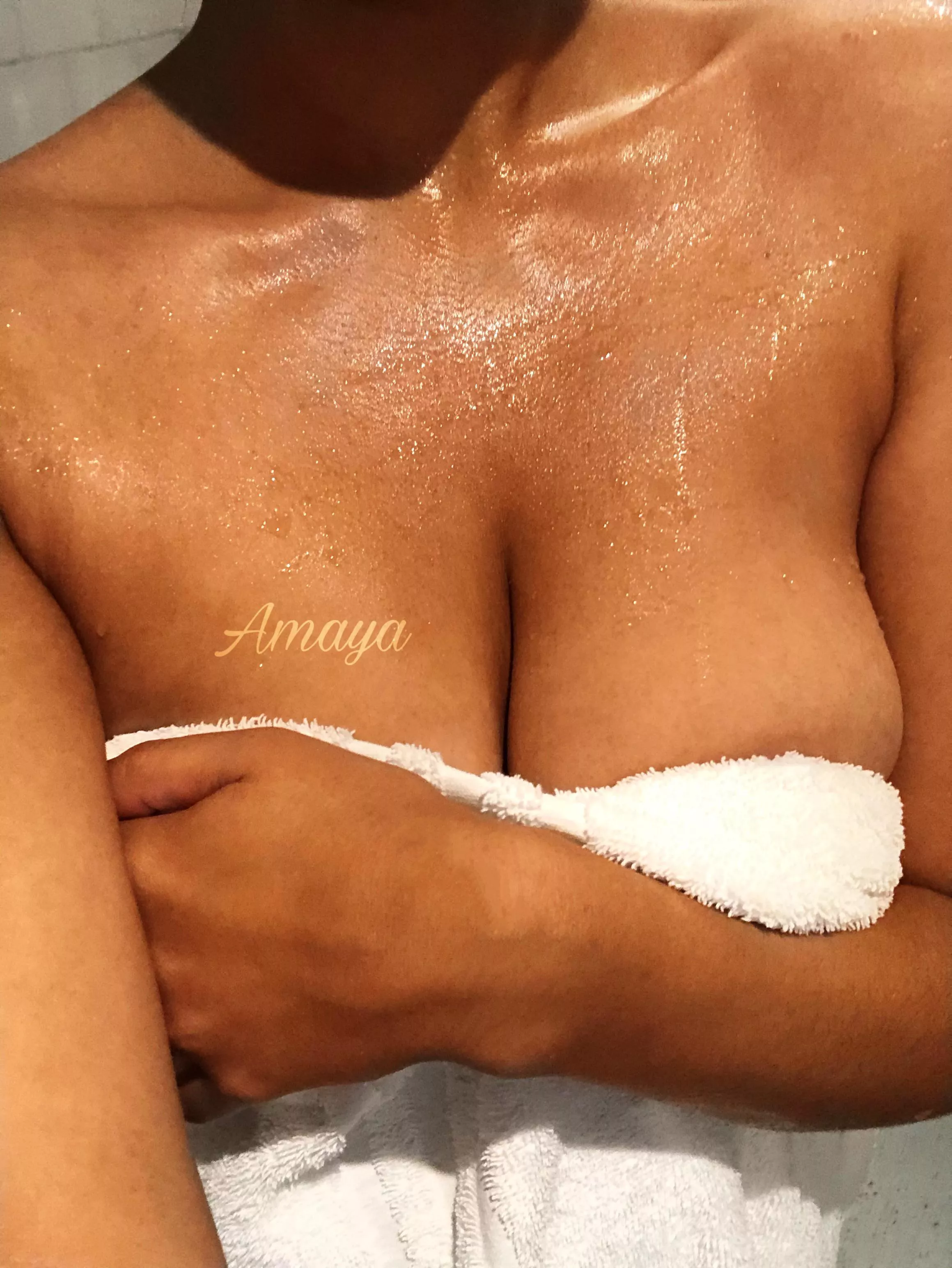 Come shower with me 🚿 posted by Amaya___X