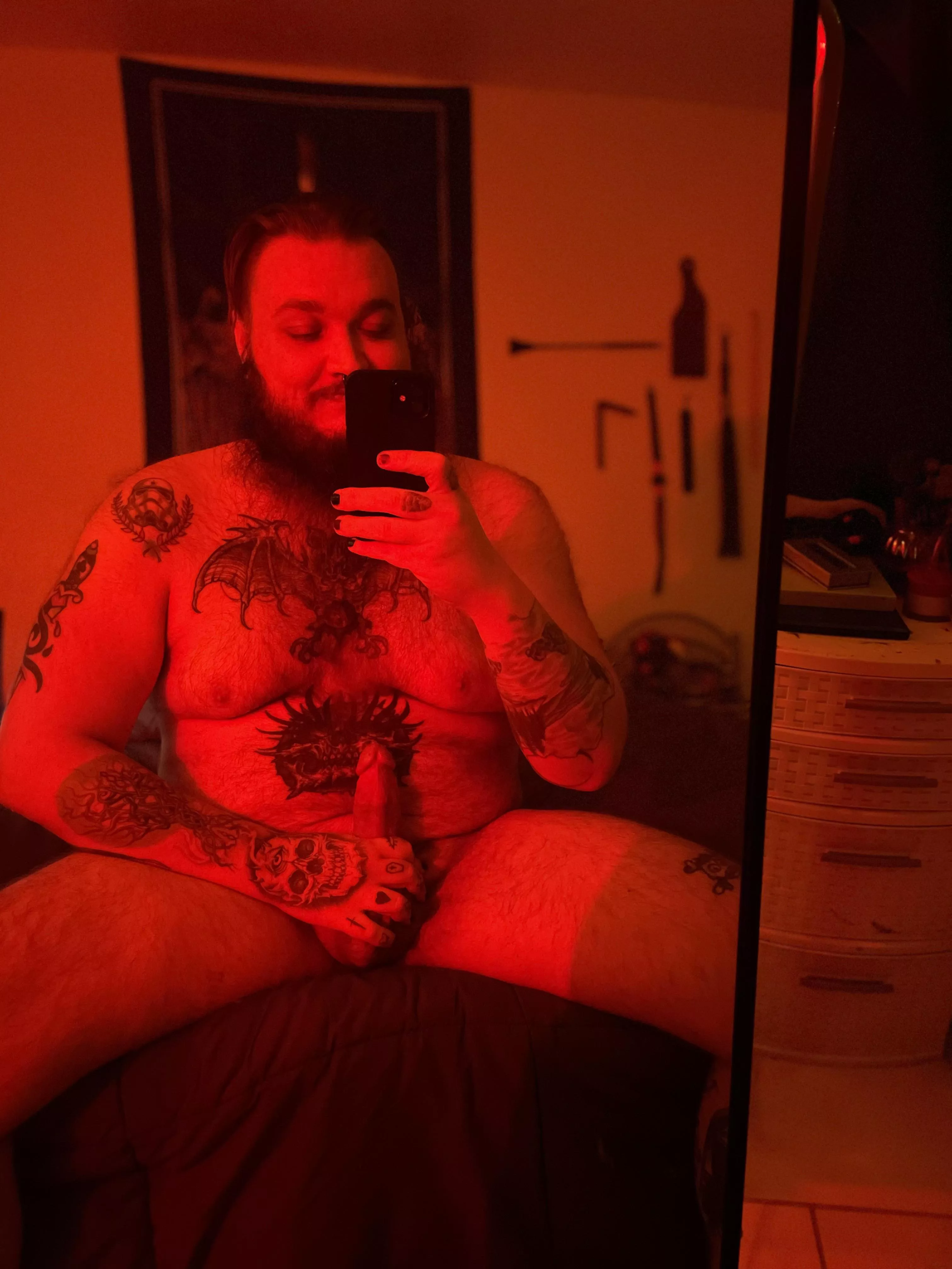 Come sit on Daddys lap 😏 posted by Linkenstein1