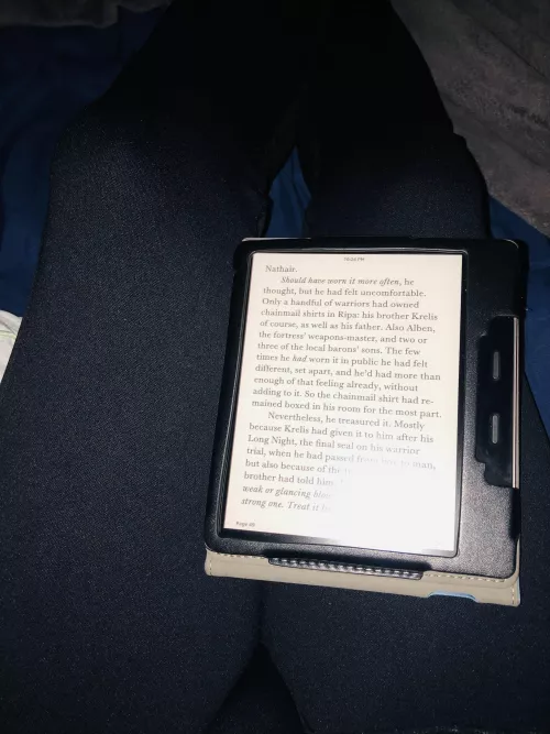 Come sit on my lap and I’ll read to you 😙 by manonmarz1