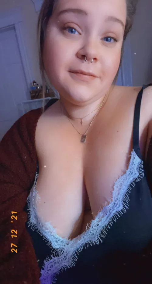 Come smoke a bowl with me? 💨 by Accomplished_Kale397