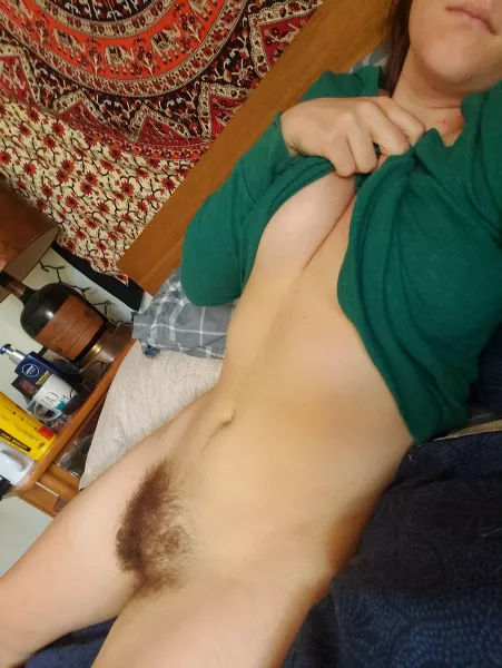 Come snuggle with me by cutiefeet1