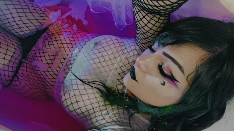 Come soak in the tub with me 💜 by mandimoonsugar