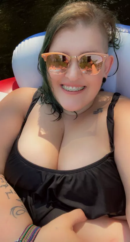 Come suck on these by Heyyoooooooooo