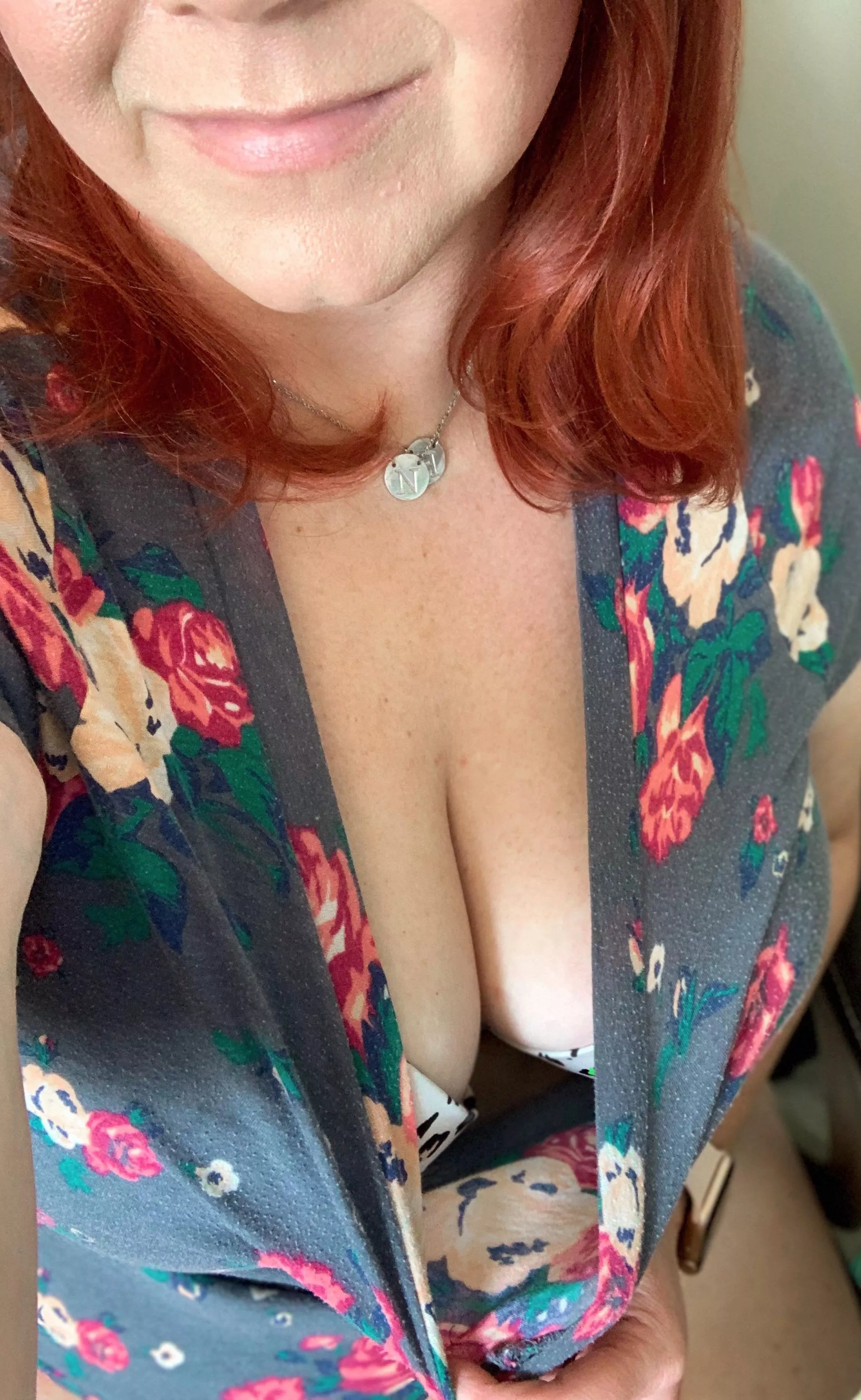 Come take a peek 👀 posted by Lavender-Lydia