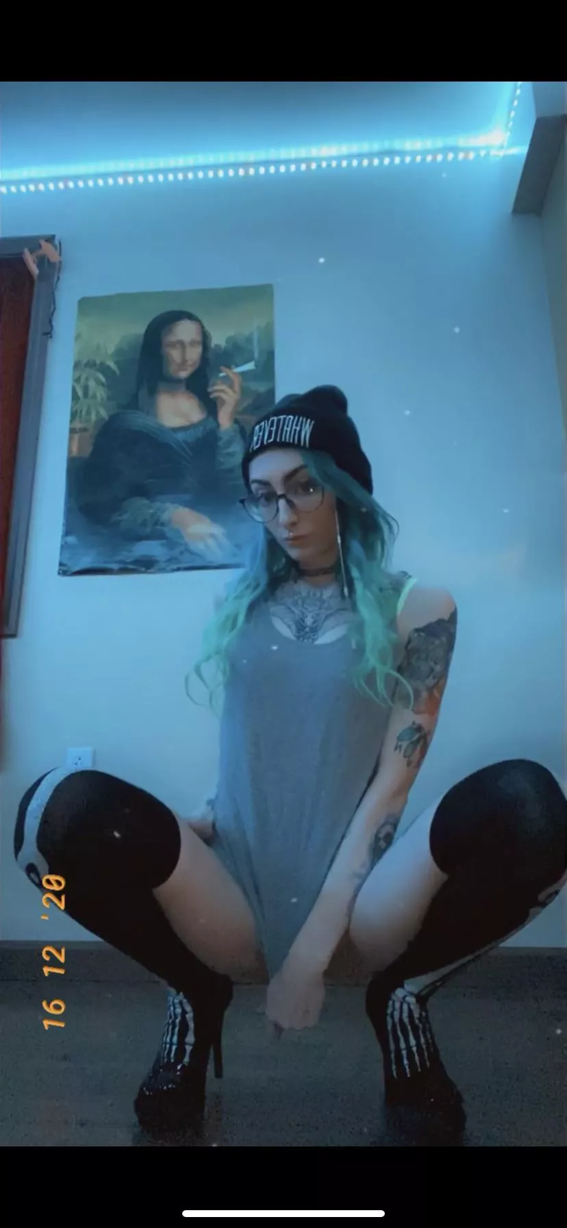 Come take a ride with your favorite scene girl 💙 posted by tinydes39