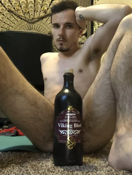 Come take a sip of this Otter’s mead 🐝🍯 by trentadric