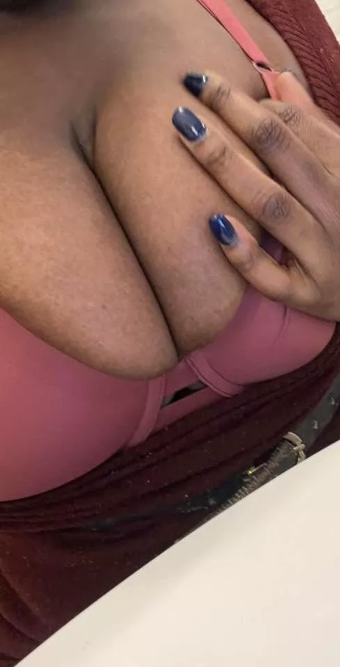 come take my big tits out of my poor little bra posted by KenziBabyG