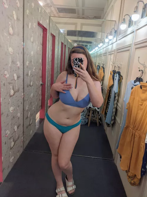 Come tell me your favorite color (f) by EightBitBailey