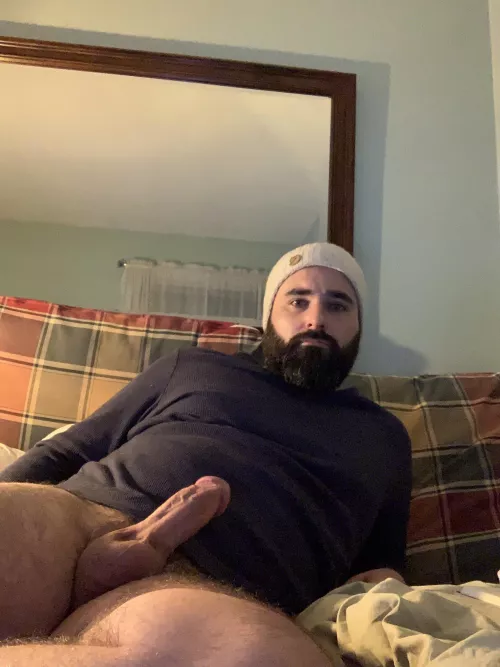 Come to bed by Beardy890