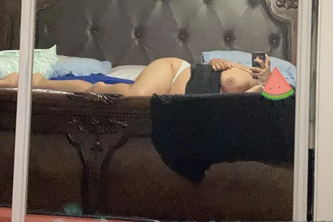 come to bed (f) by efffyx