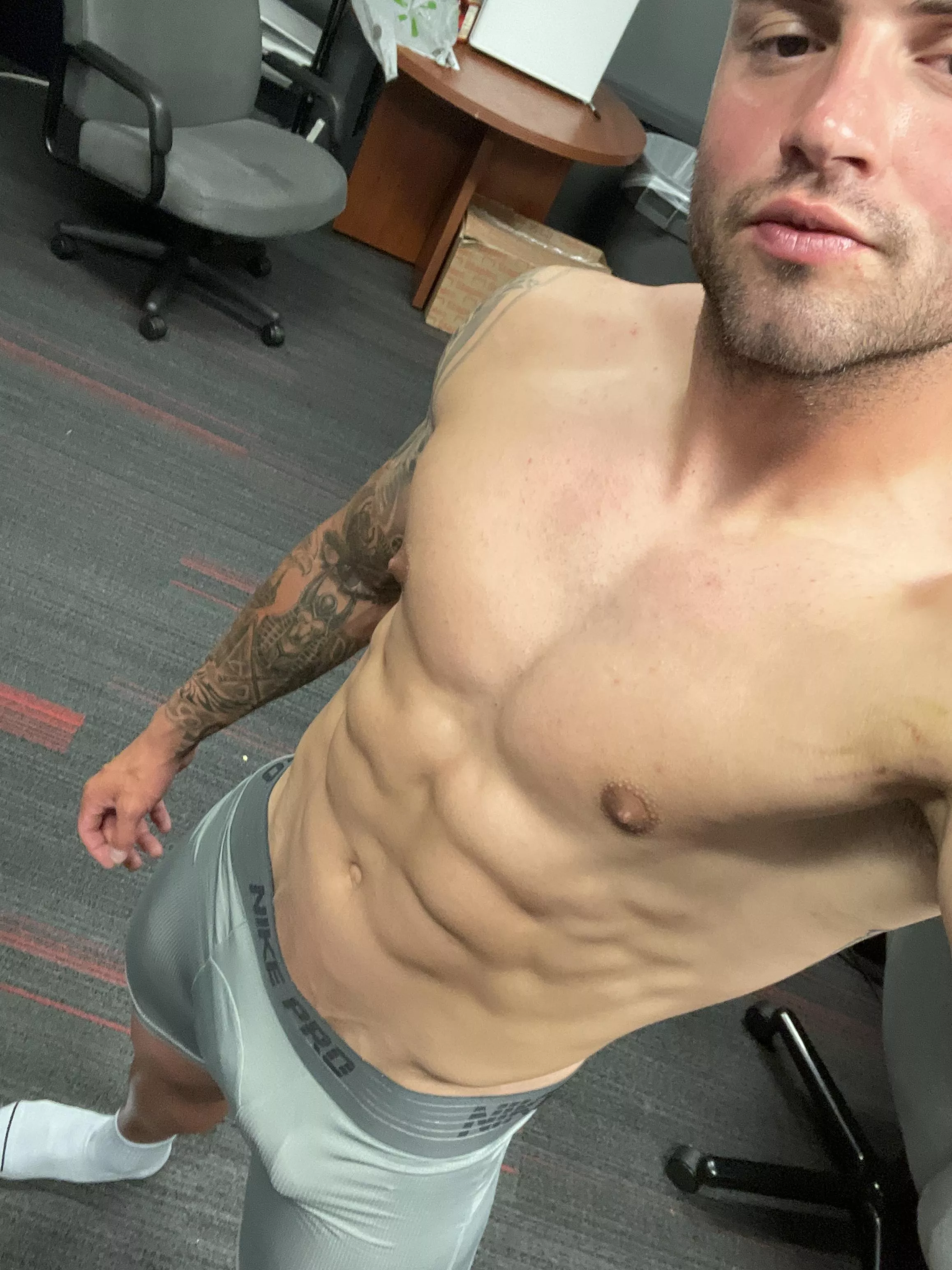 Come to my office please 😏😈 (24m) posted by Accomplished-Lie-943