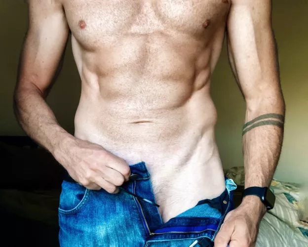 Come undone. by OmStudly