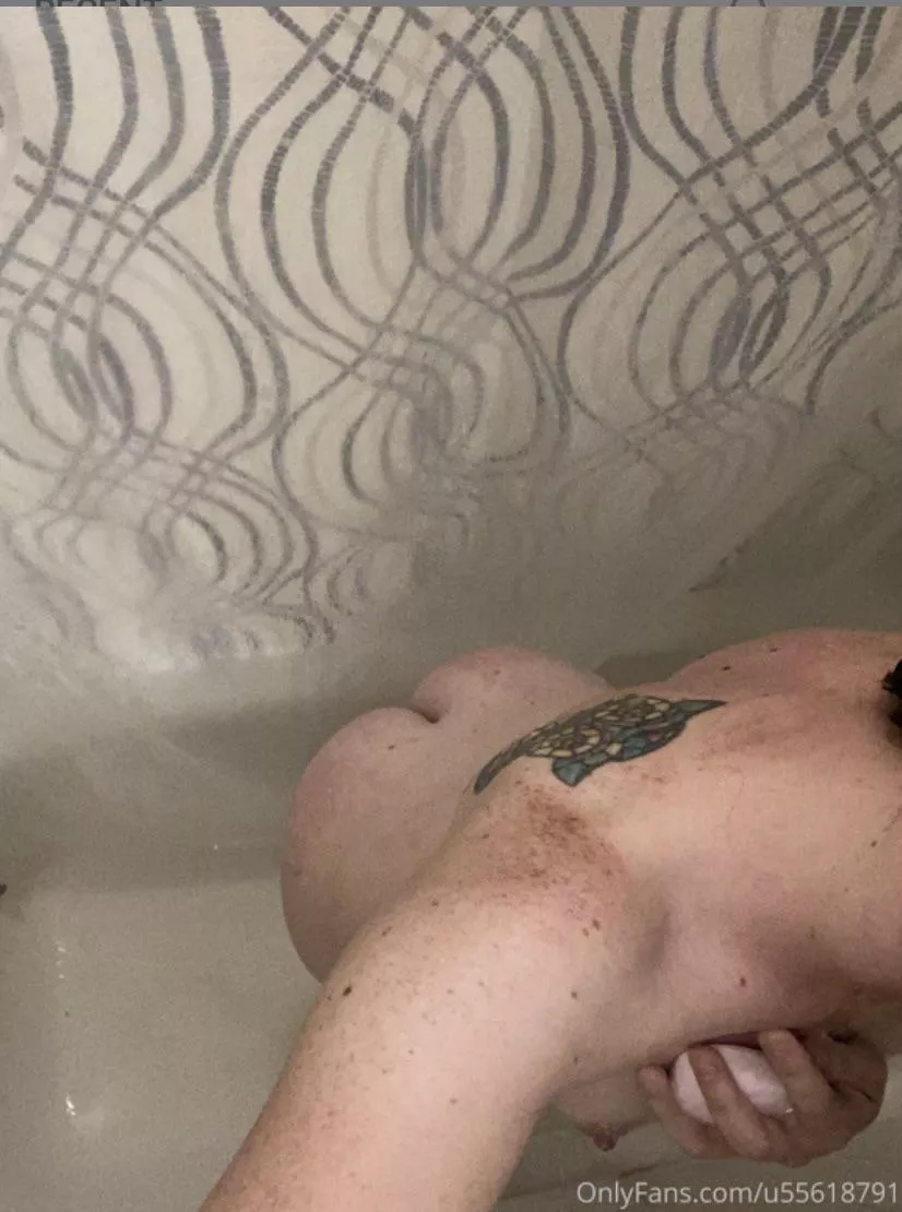 Come wash my back for me??🥵 posted by Lou_Lou26