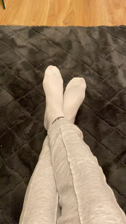 Come worship my feet… by BuzzardBurt