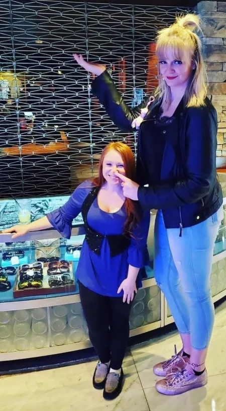 Comedian making jokes at the expense of lil red. by Jobbers101