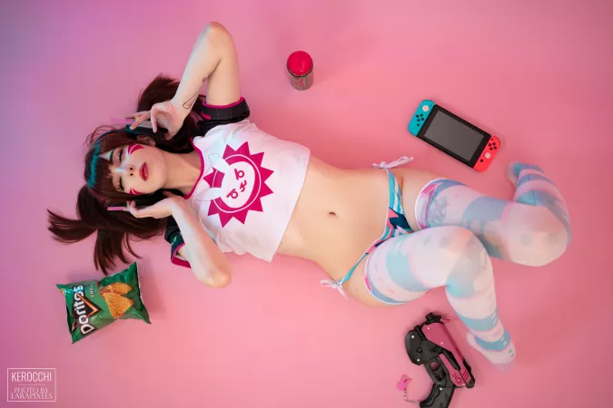 Comfy DVA in panties! What music is she listening to? ~ Kerocchi by kerocchi