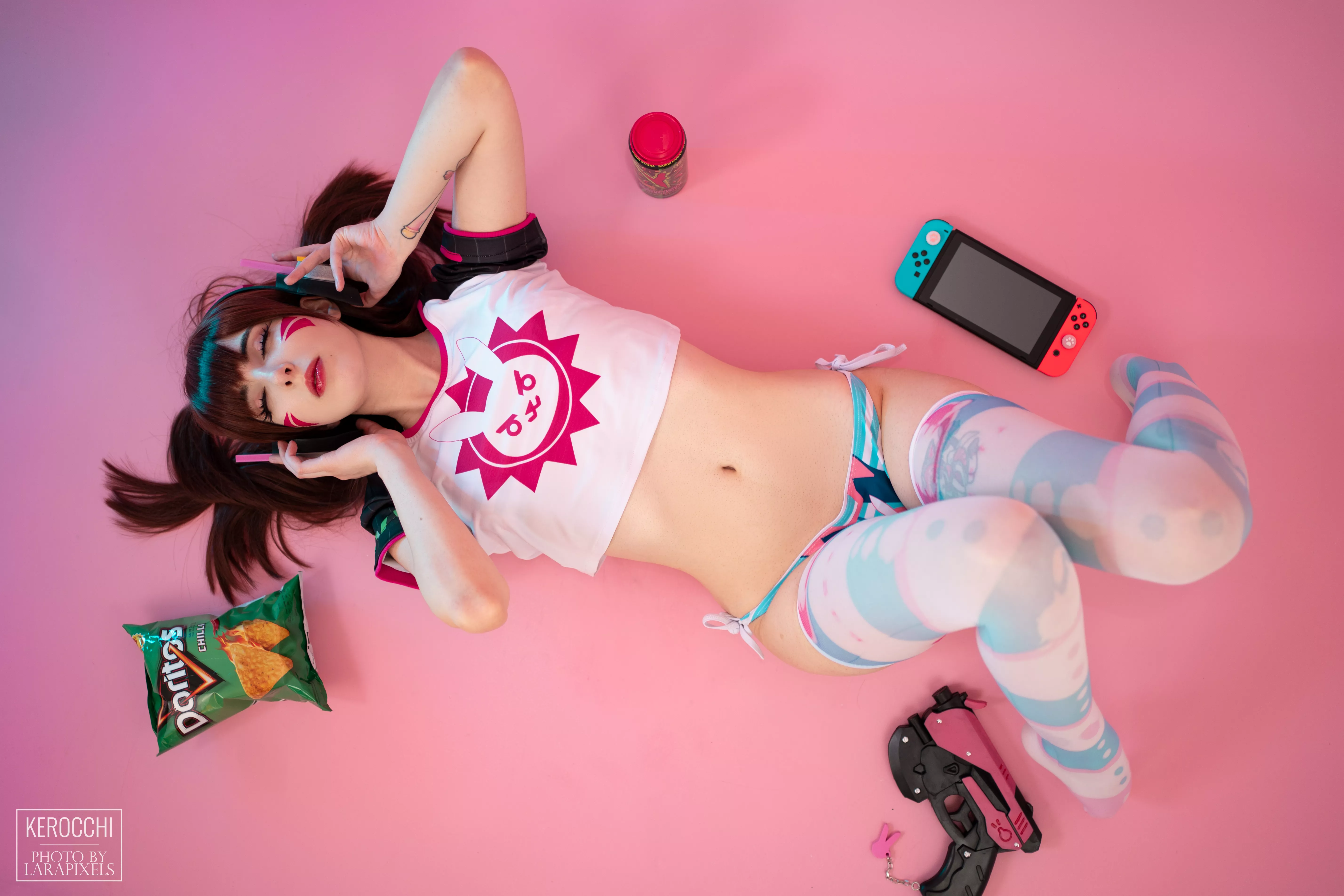Comfy DVA in panties! What music is she listening to? ~ Kerocchi posted by kerocchi