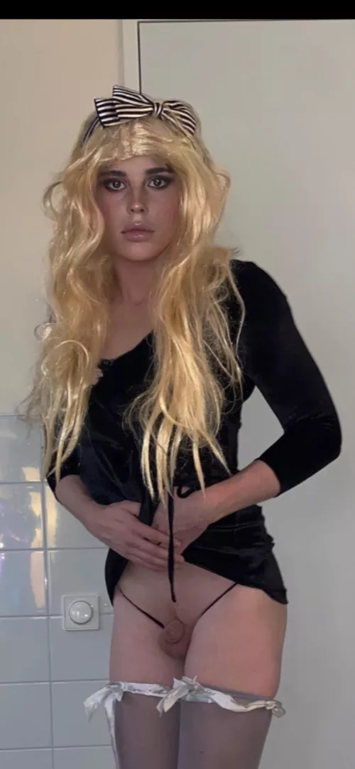 Comment if you think i am a sissy whore. 😳 by SissyQueenAmsterdam