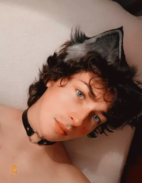 Compared to all my other posts and pictures I take. This one's actually pretty good 😩🤤 by potat0_boii