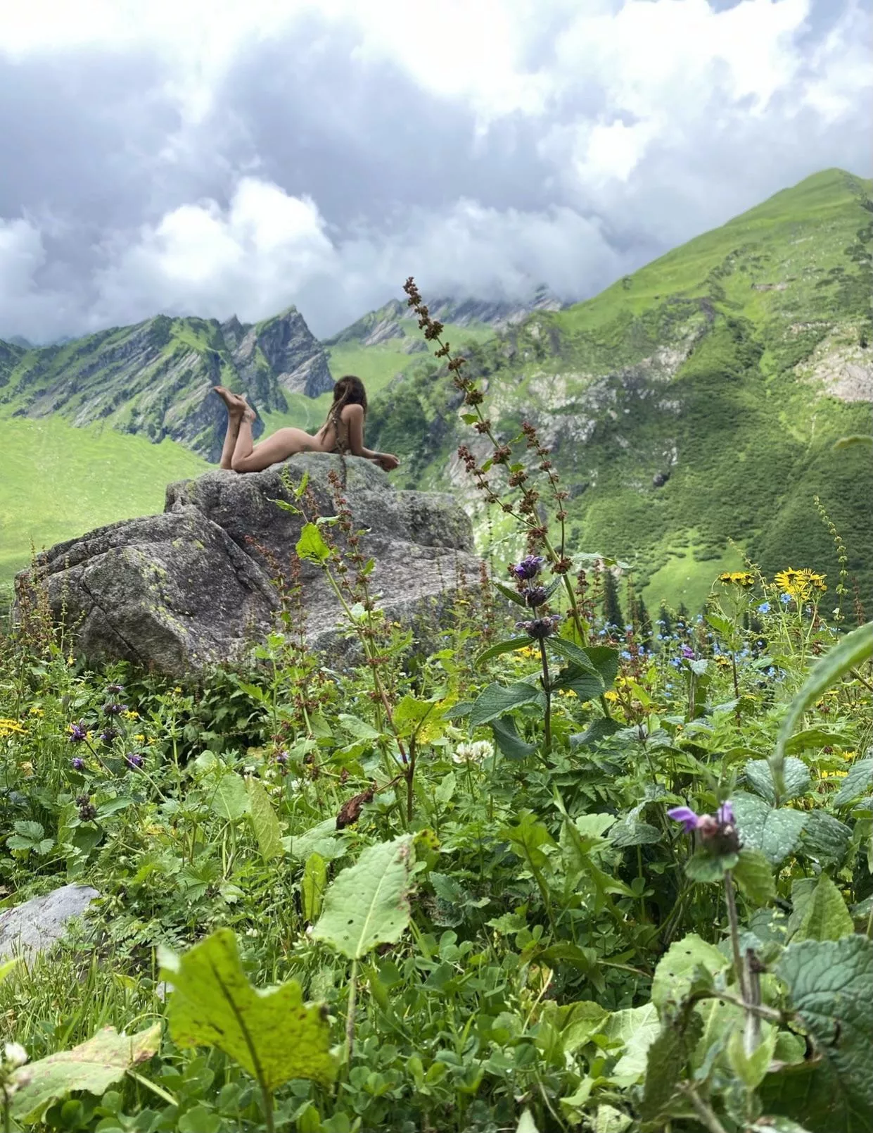 Complete and natural freedom 💚 posted by Touched_By_Nature