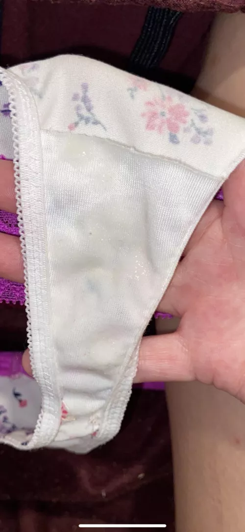 Completely soaked by Creamyqueen669