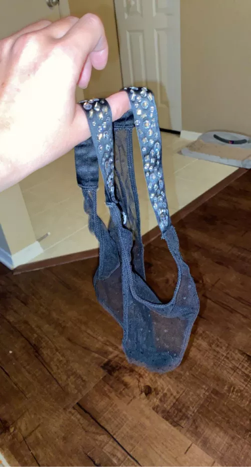 Completely soakedd 💦 by riskybeachbums