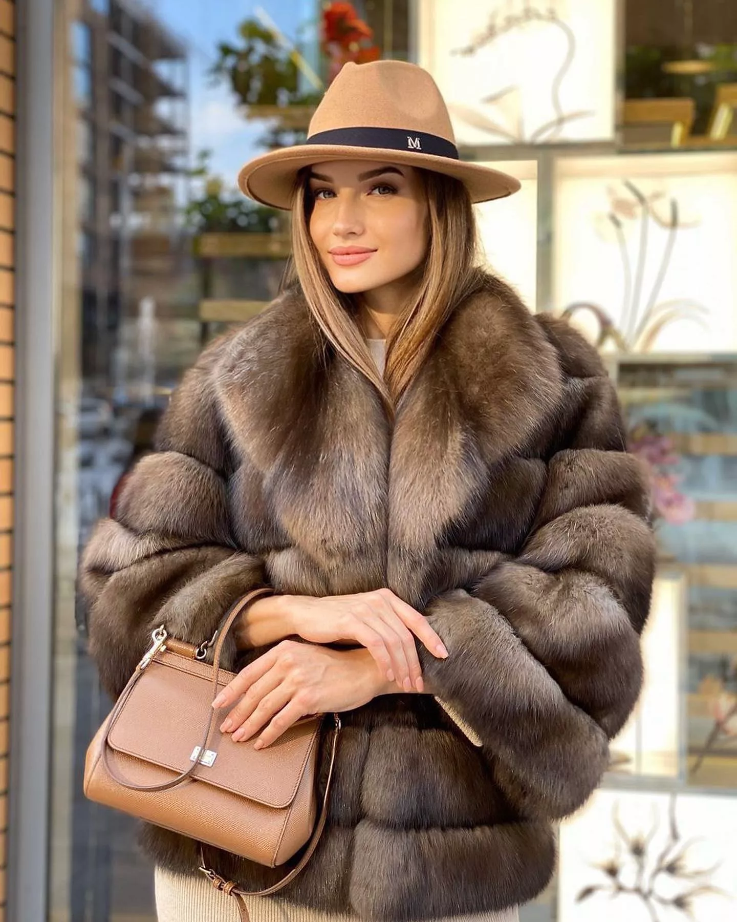 Confidently Cute posted by gooningaccount