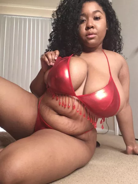 Constantly getting bigger by celsweeet