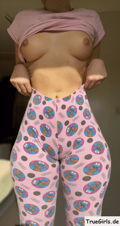 Cookie Monster 🤤 by Reese-93