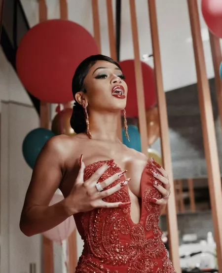 Copping a feel by MR-THANOS