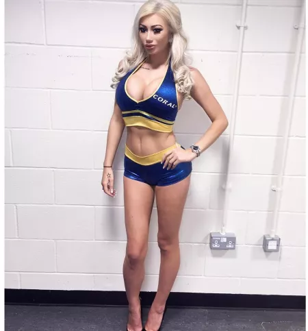 Coral by NeedMoarBoobs