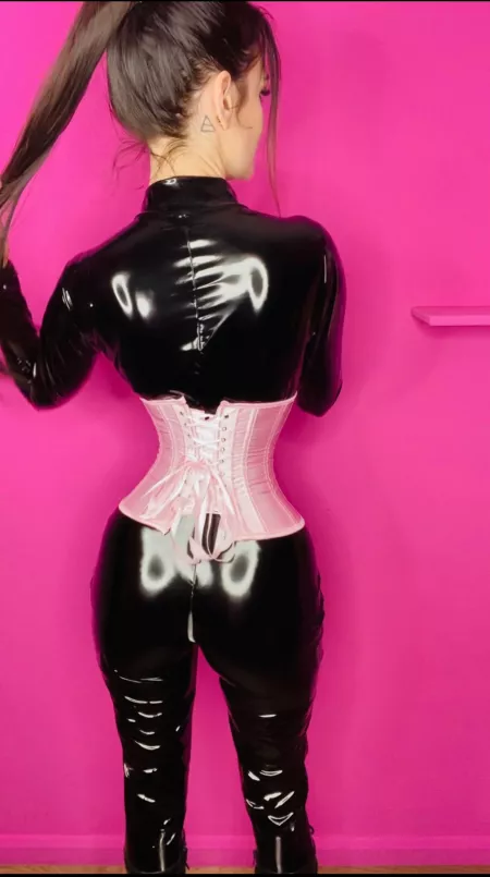 Corsets and latex! by kiara_king