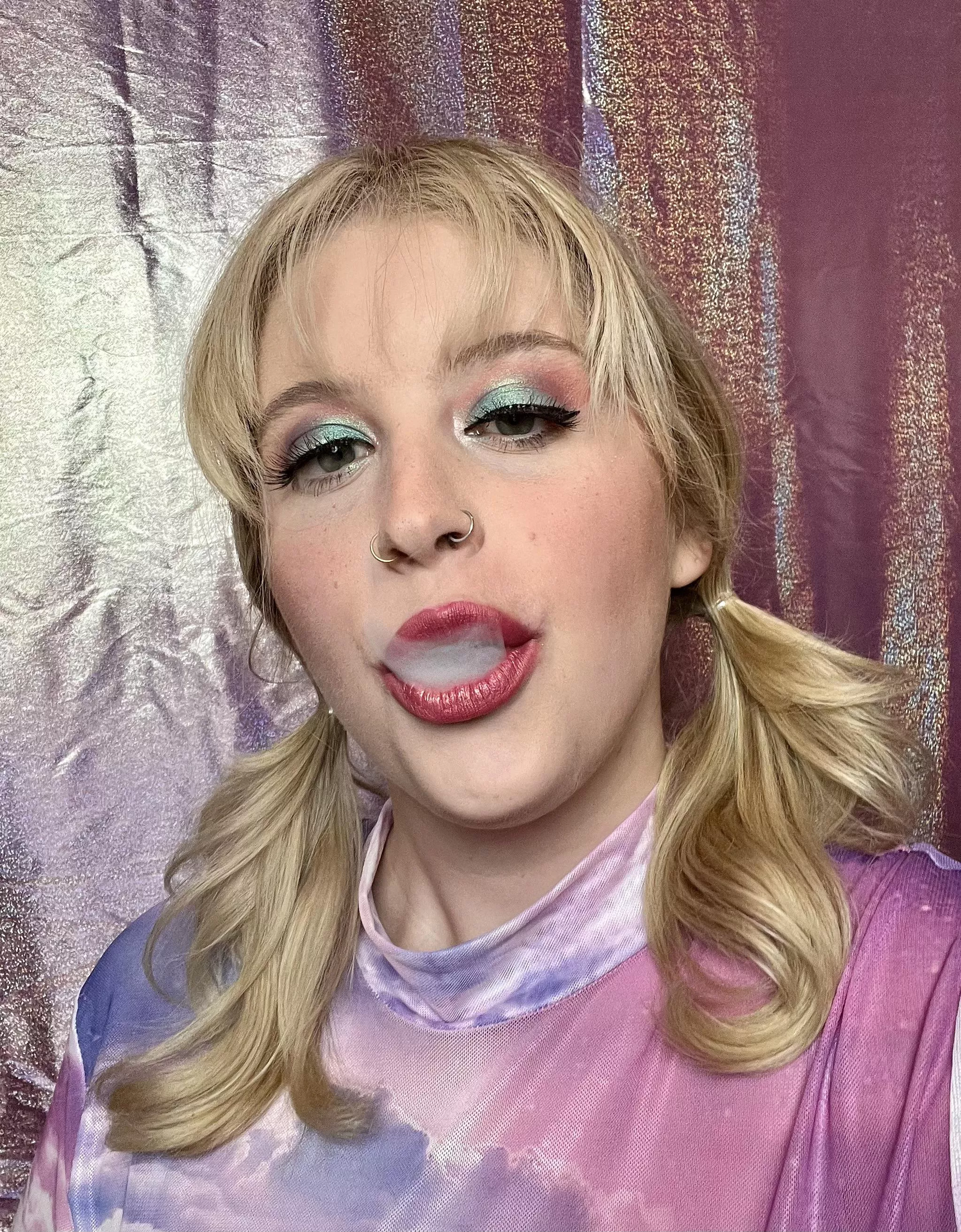 Cotton candy 💕 posted by ofparkerpreroll