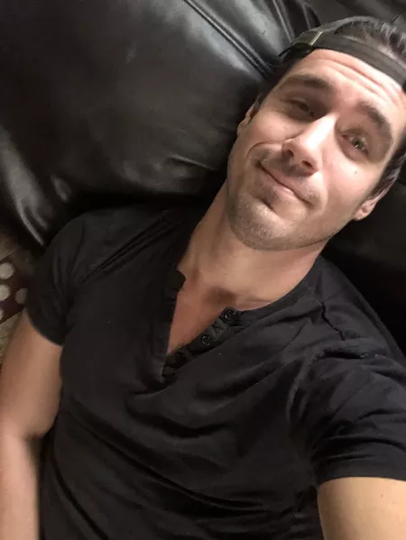 Couch day by standingrooms