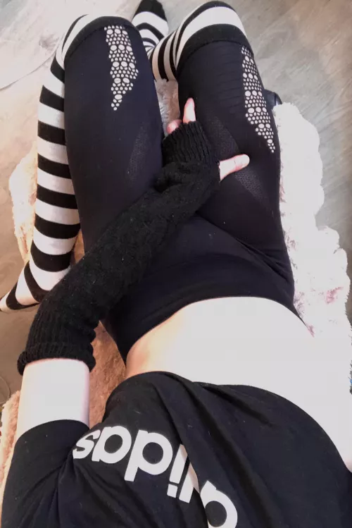 Could I be a good pillow? 🥺💕 by RNG_Is_My_Whole_Life