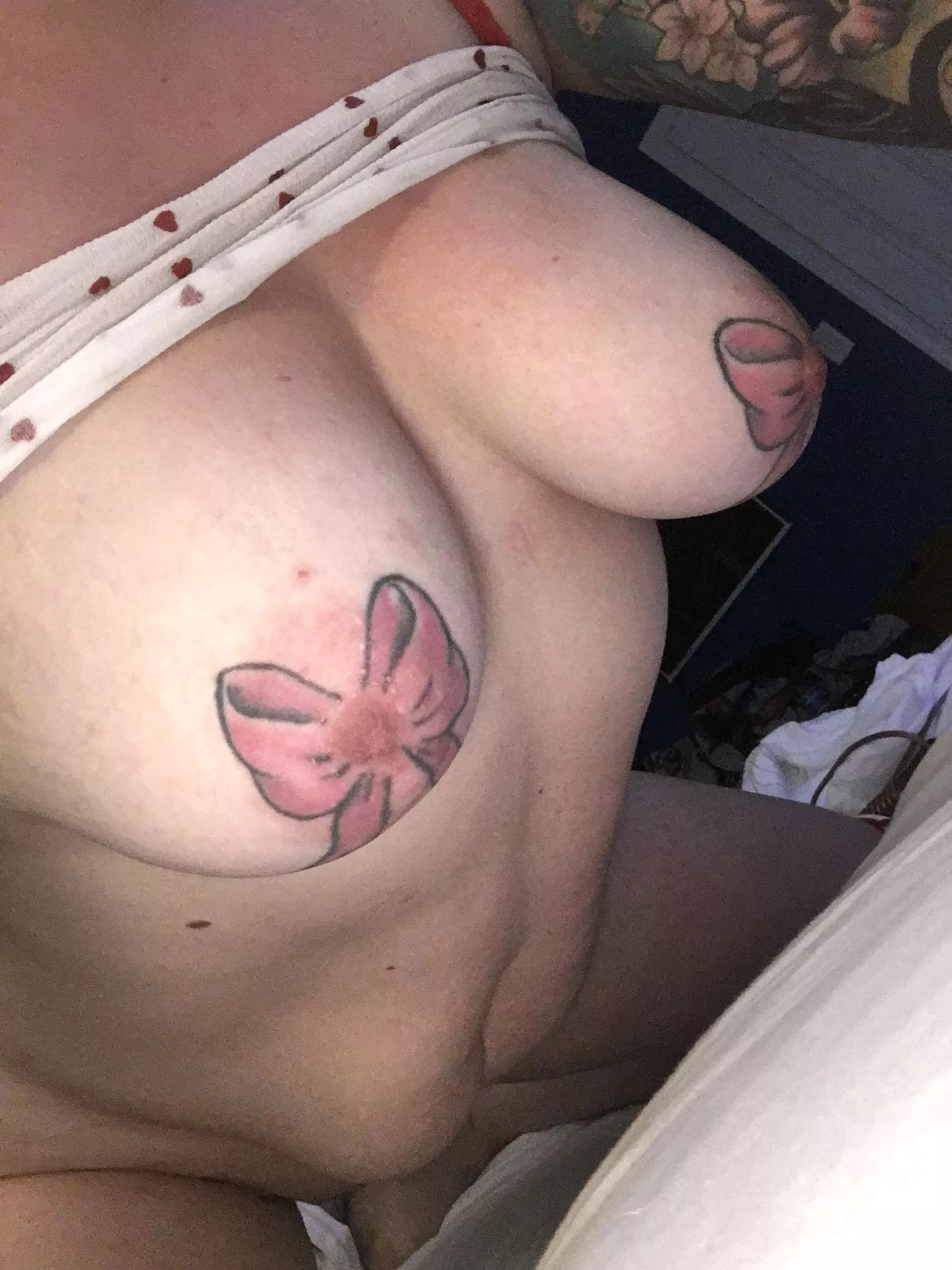 Could I dangle my mommy tits in your face? posted by heartbreakbae