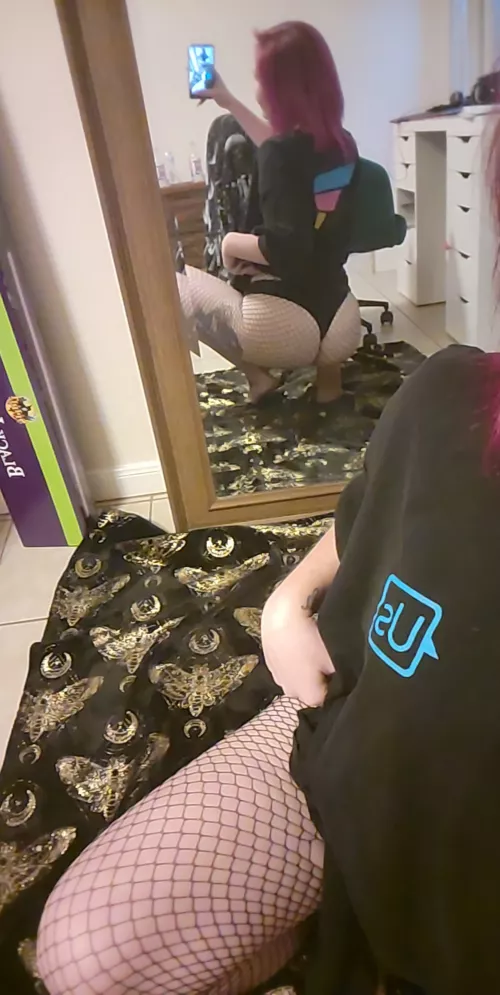 Could I sit on your face? 🍑 by sylver_haze