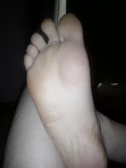 Could really do with a nice warm mouth worshipping my tired feet right now 😉 by Nano3689